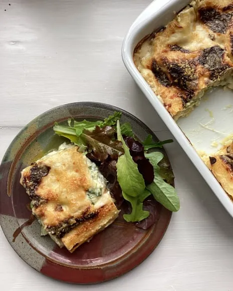 A Classic Recipe for Layered Pasta with Zucchini and Three Cheeses